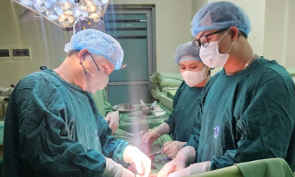 3 giờ căng thẳng cứu bệnh nhân nguy cơ tử vong rất cao giữa kỳ nghỉ Tết 3 giờ căng thẳng cứu bệnh nhân nguy cơ tử vong rất cao giữa kỳ nghỉ Tết